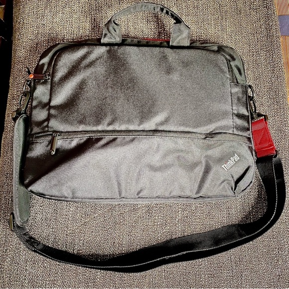 Black Thinkpad Laptop Carrying Bag - Picture 9 of 12